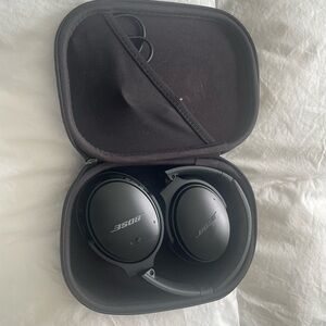 Bose Quiet Comfort Wireless Headphones with Case